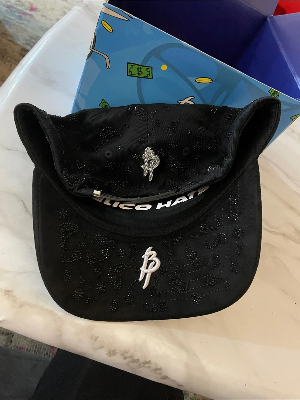 Belico hat with box